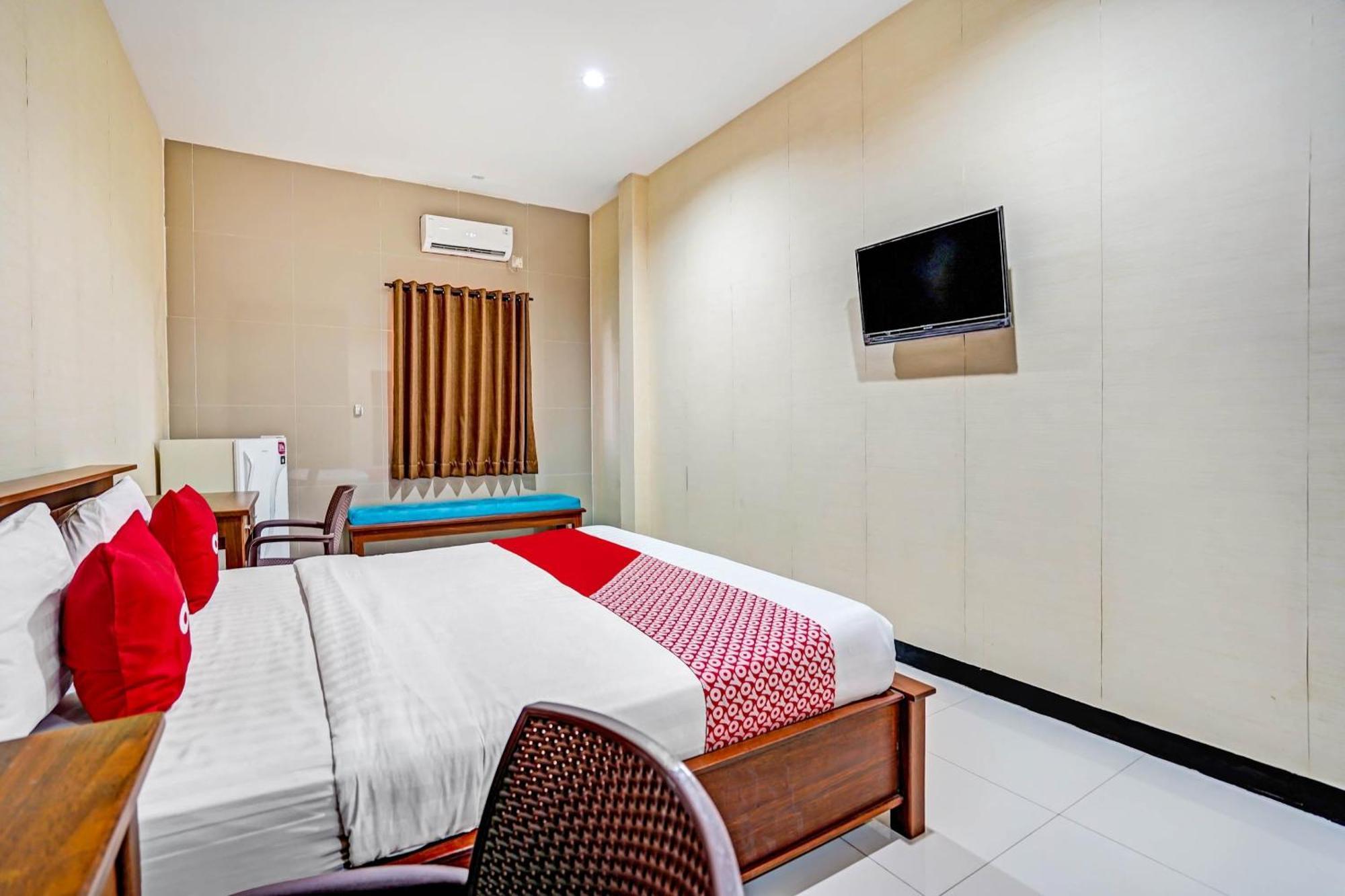 Oyo 90889 Dkb Residence Surabaya Buitenkant foto