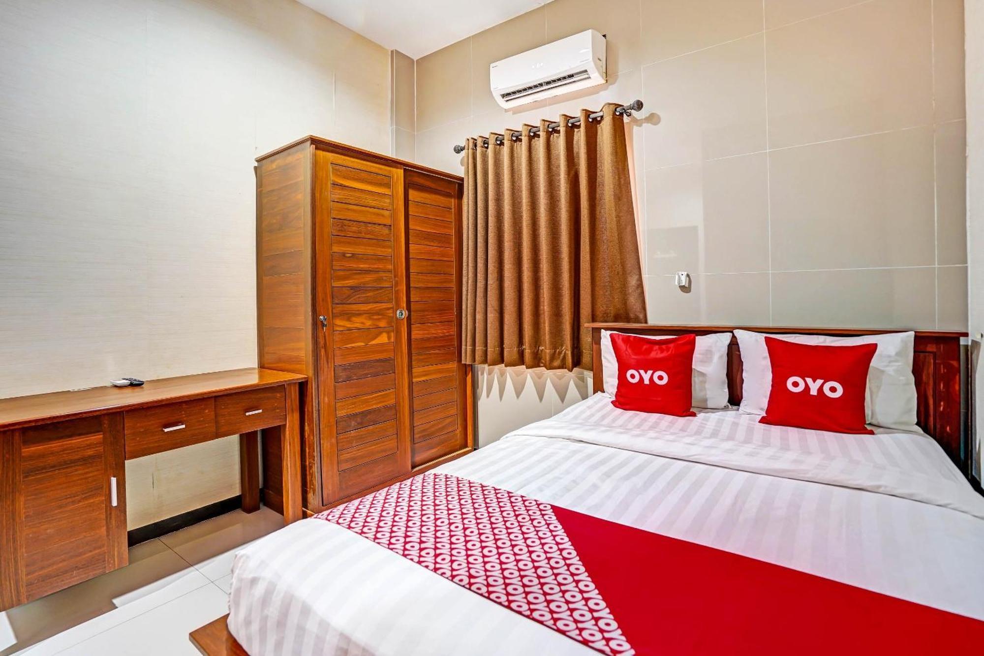 Oyo 90889 Dkb Residence Surabaya Buitenkant foto